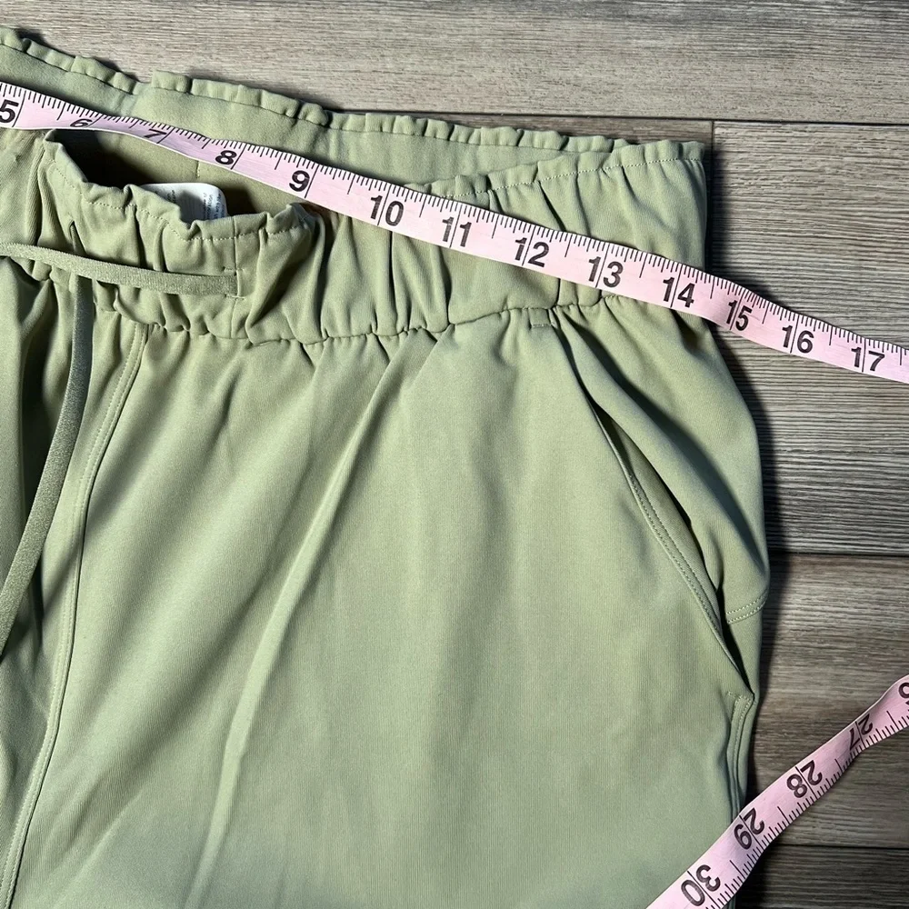 Lululemon Very Cute‎ Light Green Pants- 8